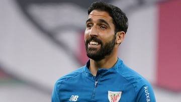 Soccer Football - La Liga Santander - Athletic Bilbao v Real Madrid - San Mames, Bilbao, Spain - May 16, 2021 Athletic Bilbao's Raul Garcia during the warm up before the match REUTERS/Vincent West