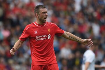 Delantero centro que brilló en Inglaterra en equipos como el Liverpool. Se encuentra sin equipo tras jugar con el Cardiff. A sus 35 años es jugador libre.