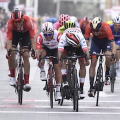 Roglic conquista los Emiratos y Bennett se lleva la última etapa