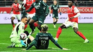 Yehvann Diouf y Caio Henrique.