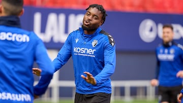 Boyomo entrenando en El Sadar.