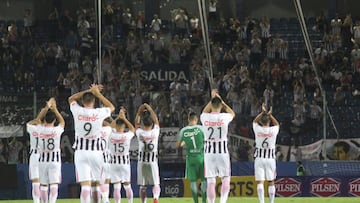 El equipo de &Aacute;lvarez sorprendi&oacute; en la Nueva Olla y dej&oacute; a Cerro Porte&ntilde;o sin liderato gracias a un gol de Alcaraz a la salida de un c&oacute;rner en la segunda mitad.