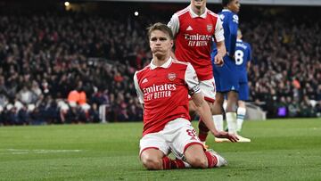 Martin Ødegaard, jugador del Chelsea, celebra uno de sus goles ante el Chelsea.