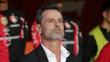 FILE PHOTO: Soccer Football - Mexico - Liga MX - Final - Pachuca v Atlas - Estadio Hidalgo, Pachuca, Mexico - May 29, 2022 Atlas coach Diego Cocca before the match REUTERS/Henry Romero/File Photo