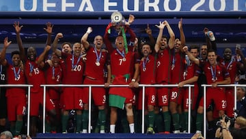 De entrar como mejor tercero a ganar, la Eurocopa de Portugal en Francia fue su primer título internacional