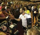 14.000 valencianistas vibran con Negredo en Mestalla