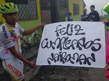 Nairo Quintana fue sorprendido por sus seguidores en el Alto de la L&iacute;nea. 