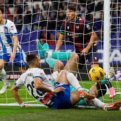 Braithwaite da paz a un Espanyol en pie de guerra