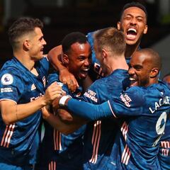 El Arsenal golea y se gusta en el estreno de la Premier