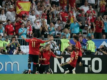 Fernando Torres marca el único gol de la final de la Eurocopa 2008 ante Alemania.