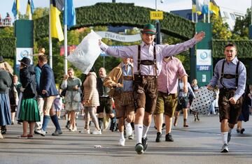 Desde el sábado 17 de septiembre hasta el 3 de octubre se celebrará el Oktoberfest 2022, una de las fiestas más populares mundo. Es la celebración por excelencia de los amantes de la cerveza y la comida bávara.