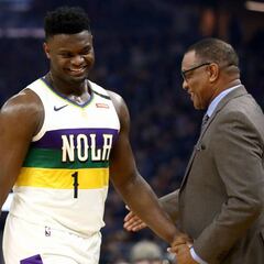 "Me han dicho que Zion Williamson pesa más de 136 kg"