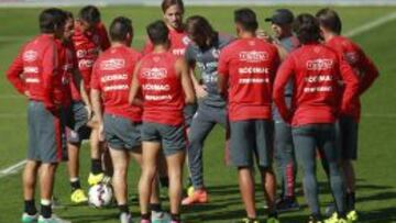 La Roja prepara equipo con Fernández y prueba a Fuenzalida