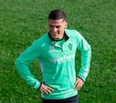 Elche - Barcelona: a qué hora juega Lucas Cepeda, TV, canal y cómo ver hoy su posible debut en España