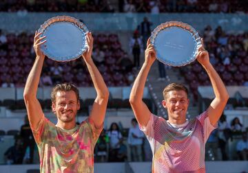 08/05/22
MUTUA MADRID OPEN 2022
WESLEY KOOLHOF - NEAL SKUPSKI -- JUAN SEBASTIAN CABAL - ROBERT FARAH
