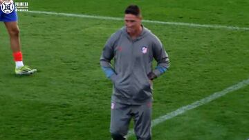 La escena de Fernando Torres expulsado con dos amarillas en 6 segundos