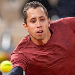 Galán se despide de Roland Garros tras caer con Djokovic