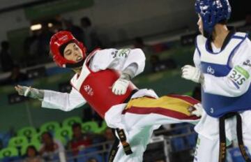 Eva calvo, subcampeona del mundo en la categoría de -57kg, ha conseguido su pase a cuartos tras vencer a la tailandesa Phannapa Harnsujin por 6-5.