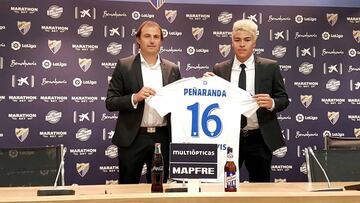 Pe&ntilde;aranda en la presentaci&oacute;n del M&aacute;laga. 