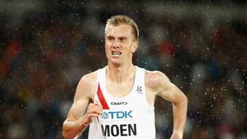 El noruego Moen en Fukuoka, en el momento en el que batió el récord europeo de maratón.