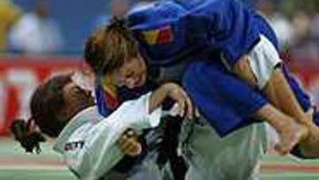 La española Sara Álvarez no ha podido en la final con la belga Gella Vandecaveye, que se adjudicó el oro.