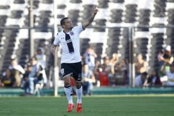Emiliano Vecchio termina contrato y su futuro estaría en México el próximo semestre.