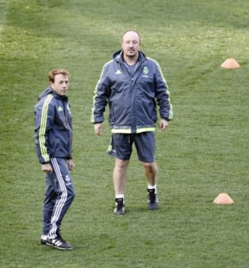 Benítez y el preparador físico Paco de Miguel.