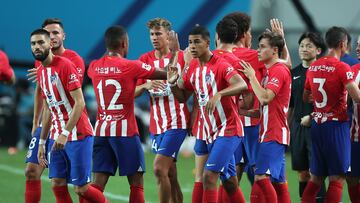 Soccer Football - Pre-Season Friendly - Atletico Madrid v Manchester City - Seoul World Cup Stadium, Seoul, South Korea - July 30, 2023 Atletico Madrid players high five each other as nine substitutions are made REUTERS/Kim Hong-Ji