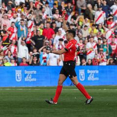 Gumbau: “Esas acciones se están cargando la esencia del fútbol”