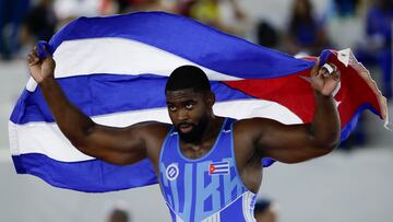 AMDEP5708. SAN SAN SALVADOR (EL SALVADOR), 29/06/2023.- Oscar Pino de Cuba celebra al vencer a Edgardo López de Puerto Rico hoy, en la final de lucha grecorromana 130kg en los Juegos Centroamericanos y del Caribe en San Salvador (El Salvador). EFE/ Rodrigo Sura
