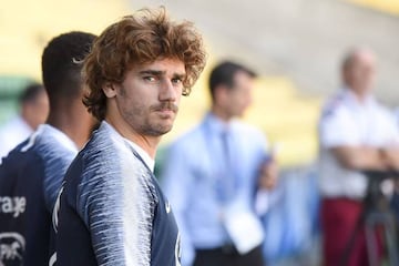 It's complicated | France's forward Antoine Griezmann looks on as he takes part in a training session with France.