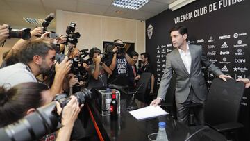 Marcelino, en su presentaci&oacute;n. 