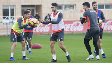 Manu Morlanes trabajando con el primer equipo del Villarreal.