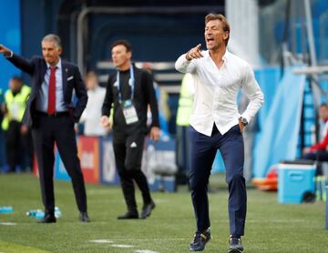 El técnico de la selección de fútbol de Marruecos el francés Hervé Renard, y el técnico de la selección de fútbol de Irán, el portugués Carlos Queiroz, durante el partido Marruecos-Irán, del Grupo B del Mundial de Fútbol de Rusia 2018