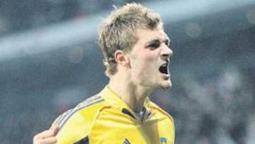 <b>EXPECTACIÓN. </b>La afición donostiarra está impaciente por ver a Skoubo con la camiseta de la Real.