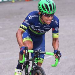 Rigo tercero en el Giro de Emilia y Chaves sufre fuerte caída