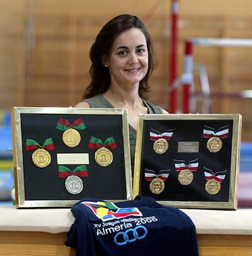 Laura Muñoz, con sus medallas en los Juegos del Mediterráneo.