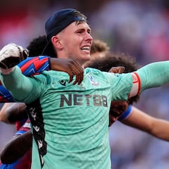 La gorra con ‘superpoderes’ de Dean Henderson