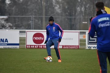 La baja temperatura acompañó la práctica. El partido será este viernes.