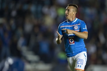 'Rooney' llegó a Cruz Azul Hidalgo después de su aventura en Crystal Palace. Después una cesión al Herediano, Pedroza fue requerido en el primer equipo para el Clausura 2015. Un año y un gol después el delantero salió.