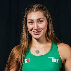 Regina Tarin, entre la WWE y las MMA