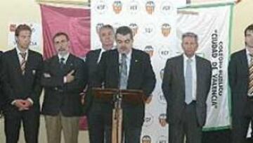 <b>RECUERDO.</B> En su primer viaje a Madrid después del 11-M, el Valencia ha querido recordar a las víctimas del atentado.