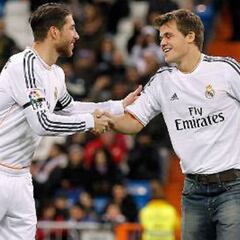 Ramos felicita al campeón de ajedrez y le cita en el Bernabéu