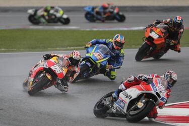 Dovizioso keeps title hopes alive in Malaysia, Márquez finishes 4th