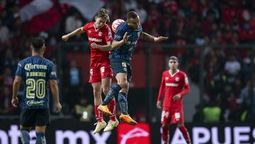 (L-R), Marcel Ruiz of Toluca and Jonathan Rodriguez of America during the game America vs Toluca, corresponding to Group A of the Sky Cup 2022, at Nemesio Diez Stadium, on December 19, 2022.
<br><br>
(I-D), Marcel Ruiz de Toluca y Jonathan Rodriguez de America durante el partido America vs Toluca, correspondiente al Grupo A de la Copa Sky 2022, en el Estadio Nemesio Diez, el 19 de Diciembre de 2022.