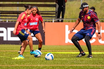 La Selección Colombia Femenina sigue preparando el partido ante Ecuador por Copa América. Las dirigidas por Nelson Abadía volvieron a los trabajos de campo.