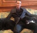 Stephen Curry hace migas con los perros de la familia Obama