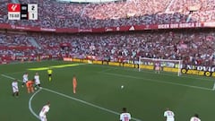 La treta de Lewandowski salió rana: vean el penalti que pone LaLiga patas arriba