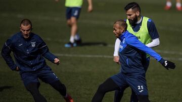 Silva y Santos no se entrenan y apuntan a duda ante el Levante