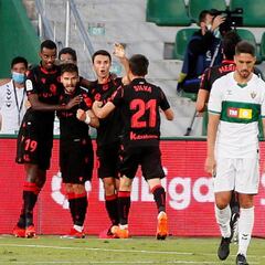 La Real no perdona a un Elche todavía en construcción